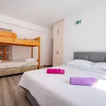 With Parking Space - 25204 Apartman