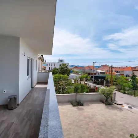 Apartment With Parking Space - 25204