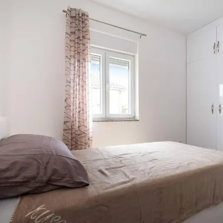 Apartment With Parking Space - 25204 Zadar