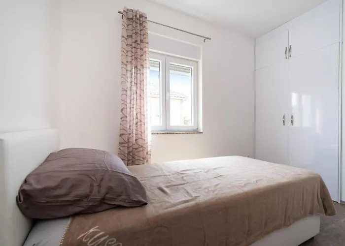 Apartment With Parking Space - 25204 Zadar