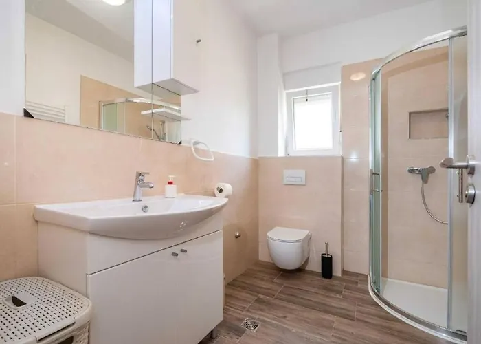 With Parking Space - 25204 Zadar