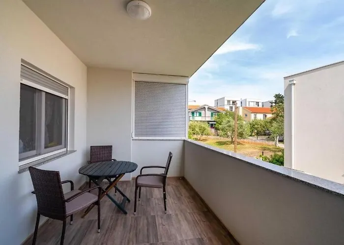 Apartment With Parking Space - 25204