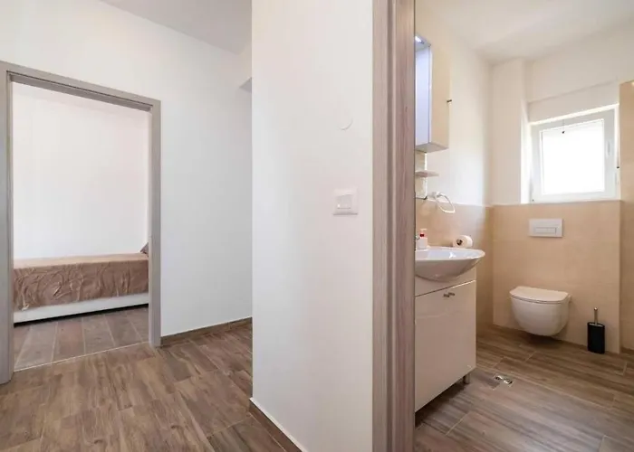 Apartment With Parking Space - 25204