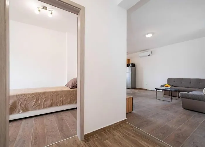 Apartment With Parking Space - 25204 *